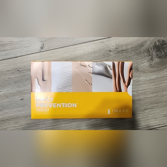 Image Skin Care Daily Prevention Set - Picture 2 of 5